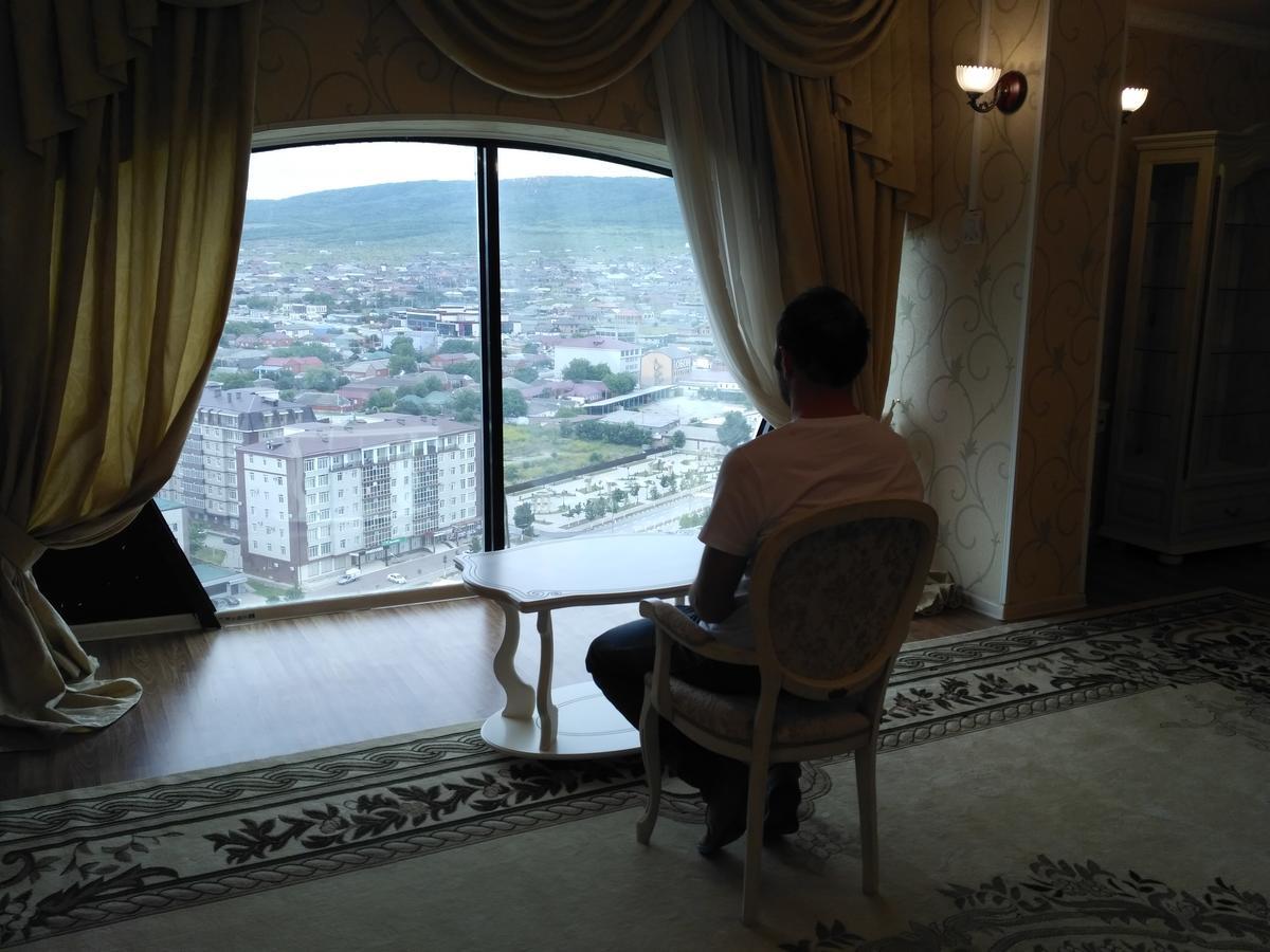 Hotel Kavkaz Gudermes Exterior photo